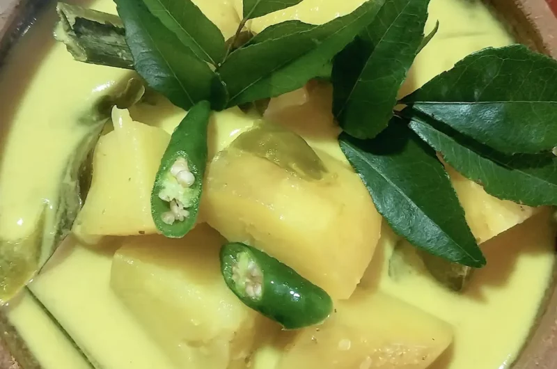 Homemade Sri Lankan-style Creamy Yellow Potato Curry Recipe!