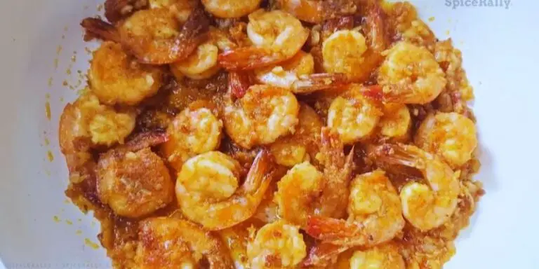 Get Hooked on This Hawaiian Garlic Shrimp Recipe: A Must-Try Dish for Seafood Lovers!
