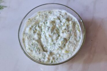 Persian Cucumber Yogurt Dip Recipe (Maast O Khiar)