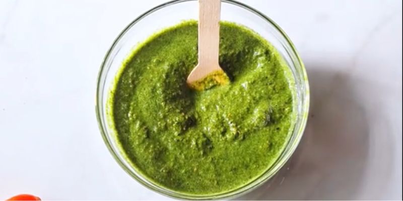Fresh & Spicy Green Chutney Recipe